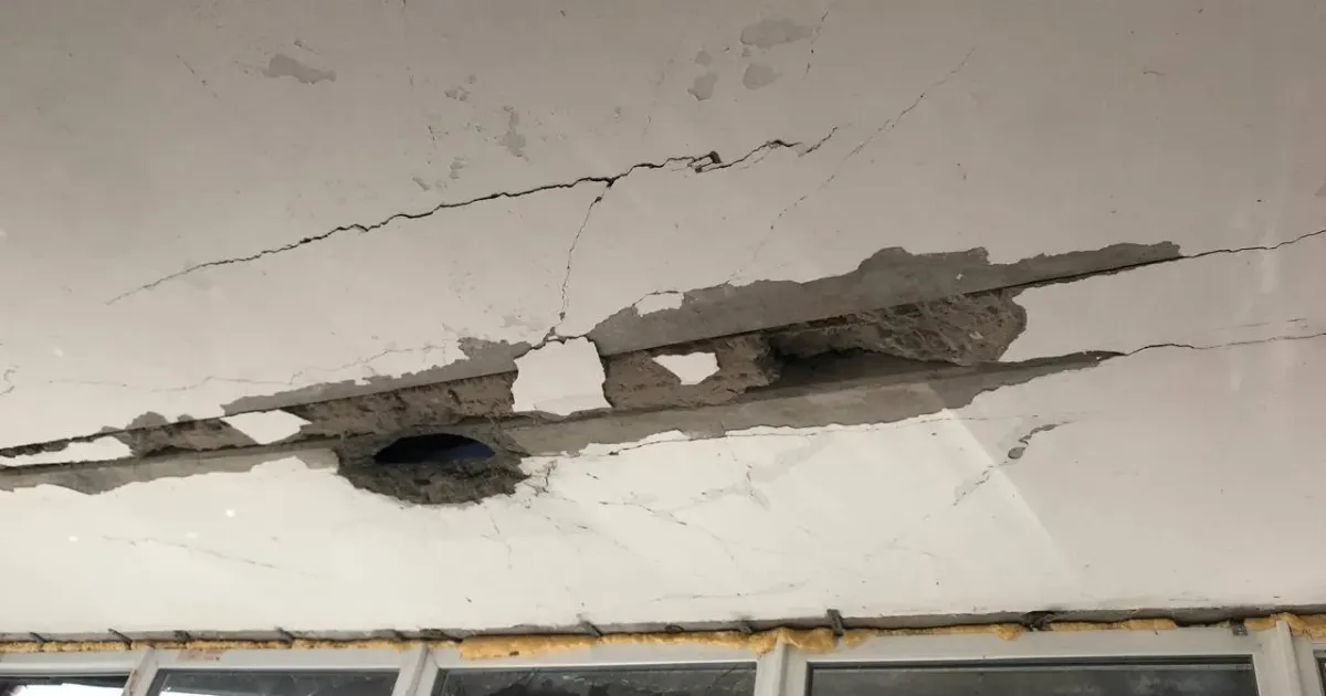 Фото з місця події/ селище Золочів 2 серпня окупанти завдали удару по Золочівському дитячому садку на порталі Gromada Group