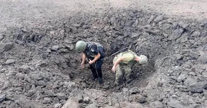 Фото з місця події у Золочівській громаді. Фото надав Віктор Коваленко Окупанти вдень 8 серпня обстріляли Золочівську громаду на порталі Gromada Group