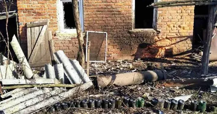 Фото з відкритих джерел Сьогодні о 13:00 російські окупанти з гелікоптерів вдарили по Золочівській громаді на порталі Gromada Group