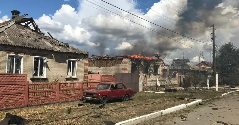 Фото з місця події Золочівської громади на Харківщині, 15 серпня 2024 року. Віктор Коваленко Авіаудар по центру Золочівської громади: зруйновані будинки та шестеро постраждалих