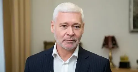 Харківський міський голова Ігор Терехов вітає працівників АТ «Харківобленерго», яких, згідно з Указом Президента України, нагородили державними нагородами з нагоди Дня енергетика.